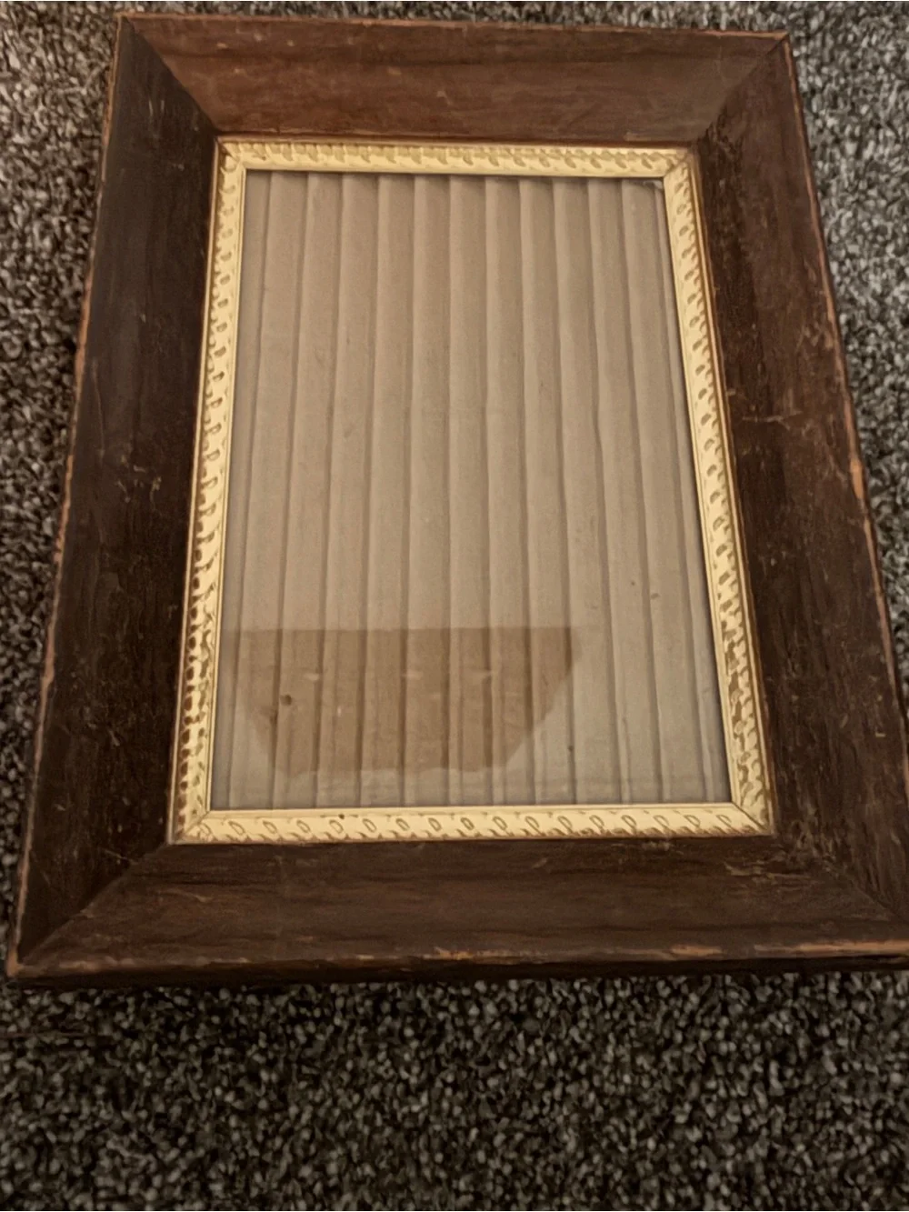 Vintage 5x7 Wooden Picture Frames in Brown and Gold lot of 3
